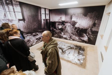 Vid  Brezočnik Anatomija zapuščene hiše (15)